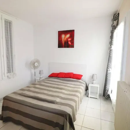 Maison Mediterraneenne 60m² Avec Patio Et Parking Prive, A 5min De La Plage, 3 Pieces Confortables - Fr-1-307-6 *