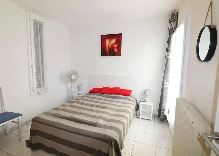 Maison Mediterraneenne 60m² Avec Patio Et Parking Prive, A 5min De La Plage, 3 Pieces Confortables - Fr-1-307-6 *