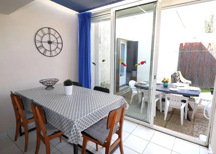 Hébergement de vacances Maison Méditerranéenne 60m² Avec Patio Et Parking Privé, à 5min De La Plage, 3 Pièces Confortables - Fr-1-307-6 *
