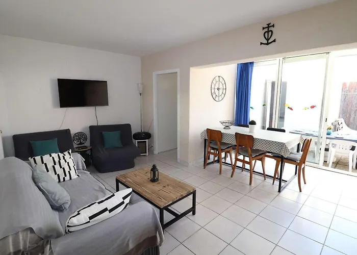 Maison Méditerranéenne 60m² Avec Patio Et Parking Privé, à 5min De La Plage, 3 Pièces Confortables - Fr-1-307-6 *