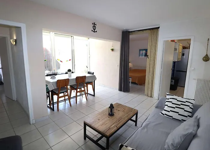 Maison Méditerranéenne 60m² Avec Patio Et Parking Privé, à 5min De La Plage, 3 Pièces Confortables - Fr-1-307-6 * Le Grau-du-Roi